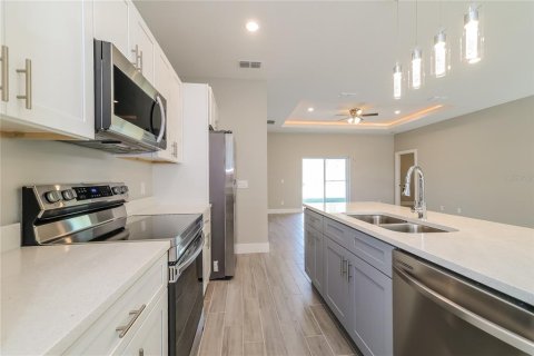 Casa en alquiler en Kissimmee, Florida, 4 dormitorios, 155.15 m2 № 2112990 - foto 4