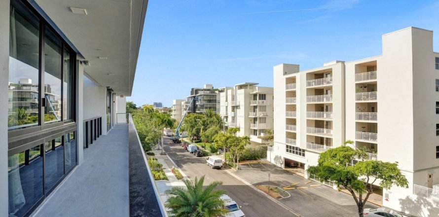 Condominio en Fort Lauderdale, Florida, 3 dormitorios № 1079218