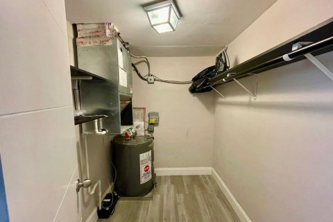 Apartamento en alquiler en Fort Lauderdale, Florida, 1 dormitorio, 498.14 m2 № 1185410 - foto 1