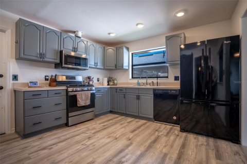 House in Orlando, Florida 3 bedrooms, 141.58 sq.m. № 1884282 - photo 5