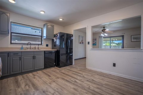 House in Orlando, Florida 3 bedrooms, 141.58 sq.m. № 1884282 - photo 6