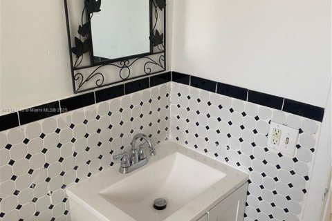 Copropriété à louer à Miami, Floride: 2 chambres, 80.82 m2 № 1936903 - photo 10