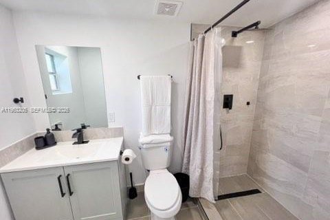 House in Miami, Florida 3 bedrooms, 137.03 sq.m. № 2026824 - photo 11