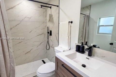 House in Miami, Florida 3 bedrooms, 137.03 sq.m. № 2026824 - photo 17