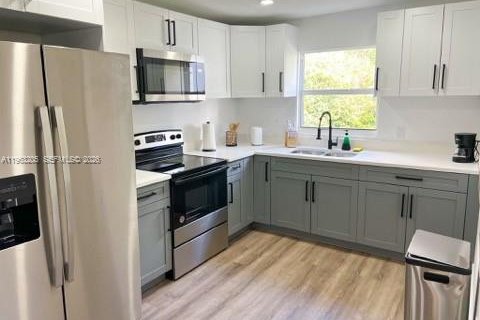 House in Miami, Florida 3 bedrooms, 137.03 sq.m. № 2026824 - photo 13