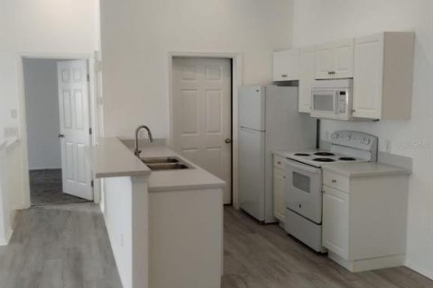 Condo in Zephyrhills, Florida, 3 bedrooms  № 1720638 - photo 29