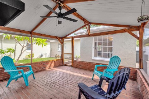 Villa ou maison à vendre à Tampa, Floride: 4 chambres, 155.05 m2 № 2399049 - photo 16