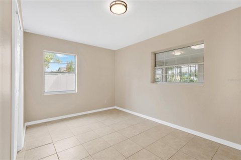 Villa ou maison à vendre à Tampa, Floride: 4 chambres, 155.05 m2 № 2399049 - photo 13