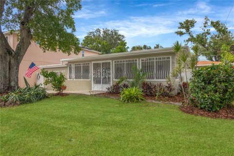 Villa ou maison à vendre à Tampa, Floride: 4 chambres, 155.05 m2 № 2399049 - photo 12