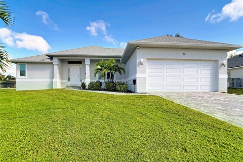 House in Rotonda, Florida 2 bedrooms, 156.82 sq.m. № 2229270