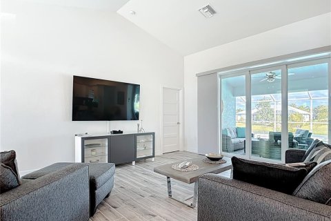 Casa en alquiler en Rotonda, Florida, 2 dormitorios, 156.82 m2 № 2229270 - foto 17