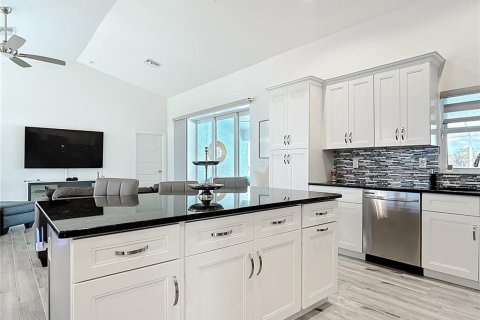 Casa en alquiler en Rotonda, Florida, 2 dormitorios, 156.82 m2 № 2229270 - foto 21
