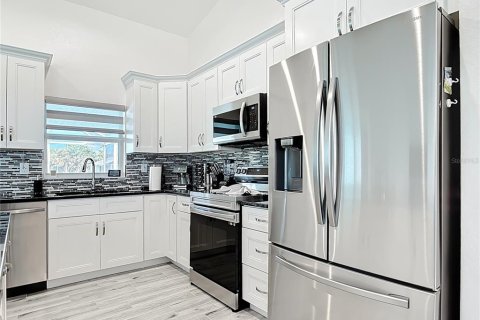 Casa en alquiler en Rotonda, Florida, 2 dormitorios, 156.82 m2 № 2229270 - foto 5