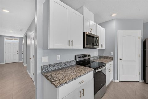 Villa ou maison à louer à Ormond Beach, Floride: 4 chambres, 171.5 m2 № 2412599 - photo 9