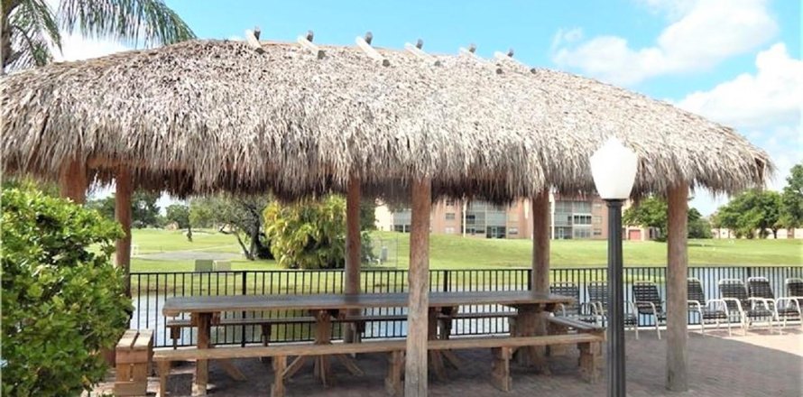 Condo in Sunrise, Florida, 2 bedrooms  № 1103214