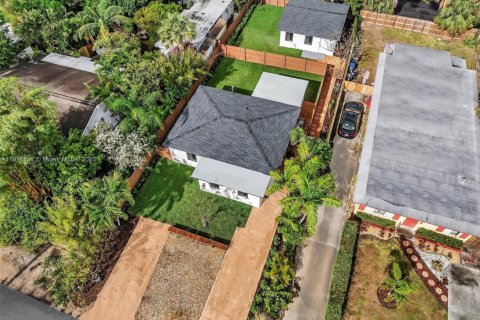 Villa ou maison à louer à Fort Lauderdale, Floride: 3 chambres, 92.9 m2 № 1972797 - photo 2