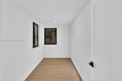 Villa ou maison à louer à Fort Lauderdale, Floride: 3 chambres, 92.9 m2 № 1972797 - photo 9