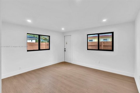 Villa ou maison à louer à Fort Lauderdale, Floride: 3 chambres, 92.9 m2 № 1972797 - photo 22