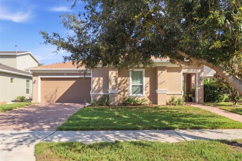 Villa ou maison à vendre à Groveland, Floride: 2 chambres, 198.81 m2 № 2225631 - photo 2