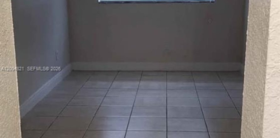 Commercial property in Miramar, Florida 1 bedroom, 119.84 sq.m. № 2068761