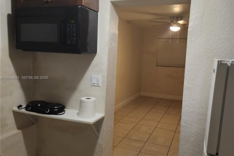 Commercial property in Miramar, Florida 1 bedroom, 119.84 sq.m. № 2068761 - photo 2
