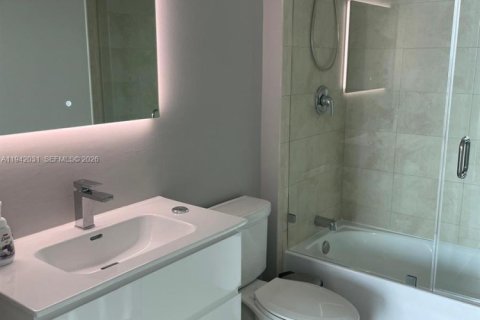 Copropriété à louer à Miami, Floride: 2 chambres, 100.71 m2 № 1999008 - photo 10
