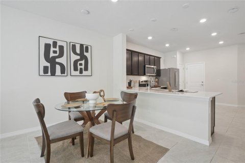 Touwnhouse à vendre à Kissimmee, Floride: 3 chambres, 157.84 m2 № 2141898 - photo 8
