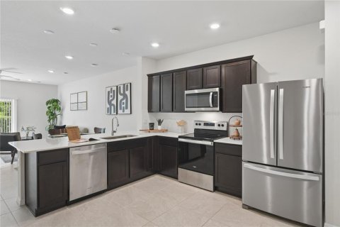 Touwnhouse à vendre à Kissimmee, Floride: 3 chambres, 157.84 m2 № 2141898 - photo 5