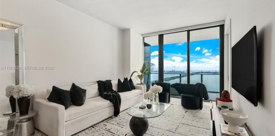 Кондоминиум с 1 спальней в Майами, Флорида № 2025448