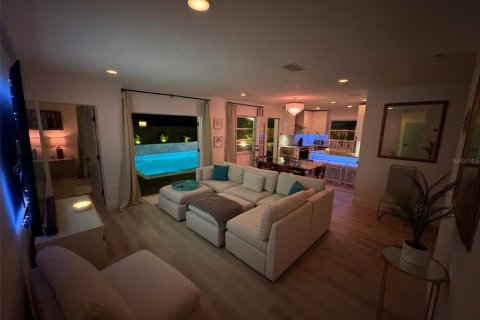 Casa en alquiler en Clearwater, Florida, 5 dormitorios, 158.03 m2 № 1844338 - foto 2