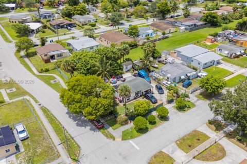 Villa ou maison à vendre à Lauderhill, Floride: 3 chambres, 71.16 m2 № 2024403 - photo 12