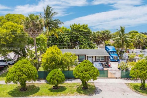 Villa ou maison à vendre à Lauderhill, Floride: 3 chambres, 71.16 m2 № 2024403 - photo 11