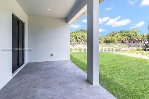 Villa ou maison à vendre à Naples, Floride: 3 chambres, 186.18 m2 № 2246731 - photo 8