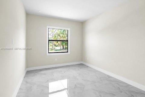 Villa ou maison à vendre à Naples, Floride: 3 chambres, 186.18 m2 № 2246731 - photo 16