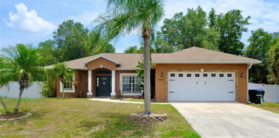 Casa en North Port, Florida 3 dormitorios, 143.16 m2 № 2098312
