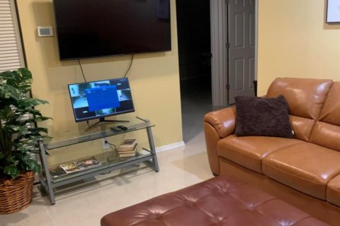 Commercial property in Lake Park, Florida 2 bedrooms, 186.18 sq.m. № 1185546 - photo 1