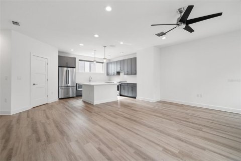 Adosado en alquiler en Saint Petersburg, Florida, 2 dormitorios, 160.16 m2 № 1881254 - foto 5