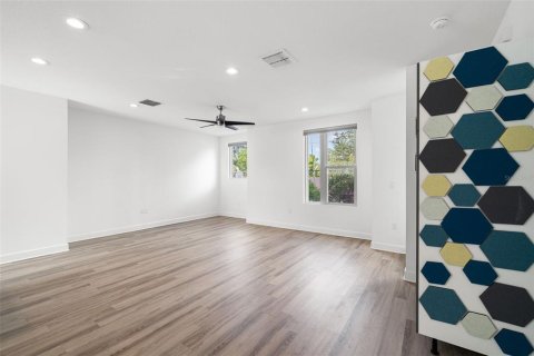 Adosado en alquiler en Saint Petersburg, Florida, 2 dormitorios, 160.16 m2 № 1881254 - foto 3