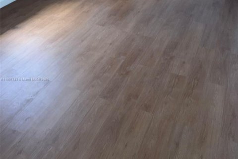 Condominio en alquiler en North Miami, Florida, 1 dormitorio, 72.19 m2 № 1871506 - foto 11