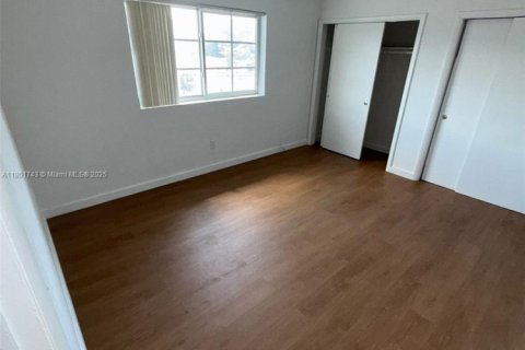Condominio en alquiler en North Miami, Florida, 1 dormitorio, 72.19 m2 № 1871506 - foto 10