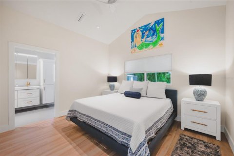 House in Anna Maria, Florida 4 bedrooms, 187.66 sq.m. № 2122877 - photo 21