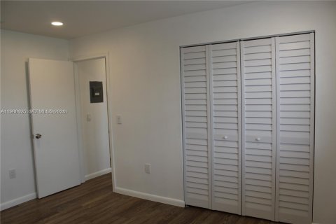 Снять в аренду кондоминиум в Пемброк-Пайнс, Флорида 2 спальни, 70.05м2, № 2050731 - фото 20