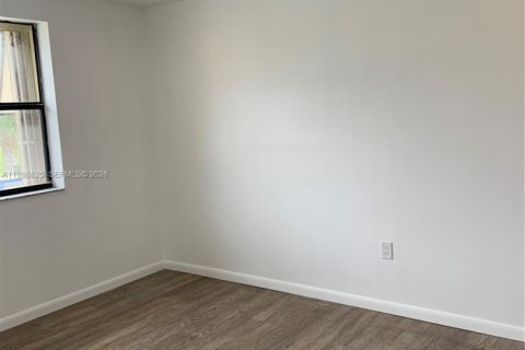 Снять в аренду кондоминиум в Пемброк-Пайнс, Флорида 2 спальни, 70.05м2, № 2050731 - фото 16