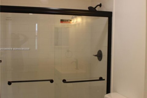 Снять в аренду кондоминиум в Пемброк-Пайнс, Флорида 2 спальни, 70.05м2, № 2050731 - фото 22