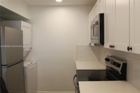 Снять в аренду кондоминиум в Пемброк-Пайнс, Флорида 2 спальни, 70.05м2, № 2050731 - фото 8