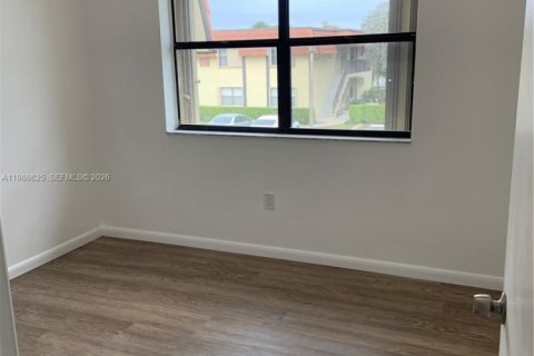 Снять в аренду кондоминиум в Пемброк-Пайнс, Флорида 2 спальни, 70.05м2, № 2050731 - фото 21