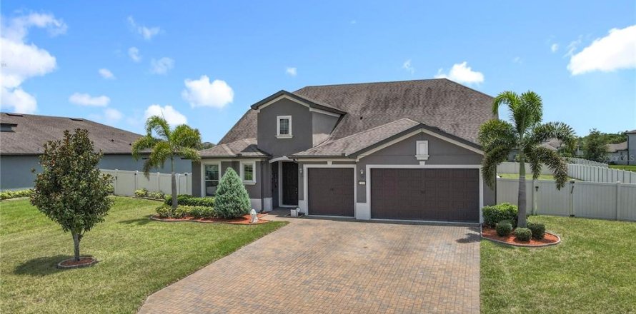 House in Orlando, Florida 4 bedrooms, 365.2 sq.m. № 1832561