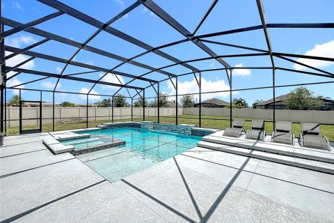House in Orlando, Florida 4 bedrooms, 365.2 sq.m. № 1832561 - photo 21