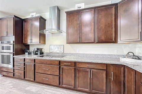 House in Orlando, Florida 4 bedrooms, 365.2 sq.m. № 1832561 - photo 11