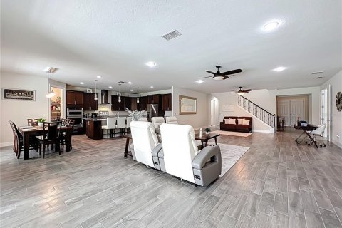 House in Orlando, Florida 4 bedrooms, 365.2 sq.m. № 1832561 - photo 8